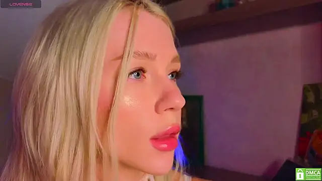 KittenFang online show from April 6, 10:55 pm