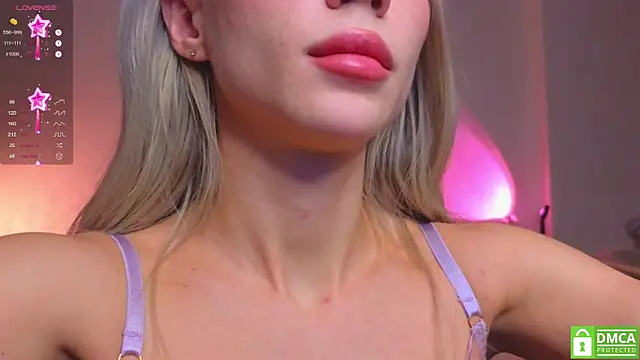 KittenFang online show from December 21, 2:03 am