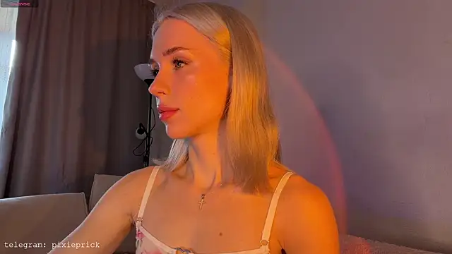 KittenFang online show from June 18, 4:33 am