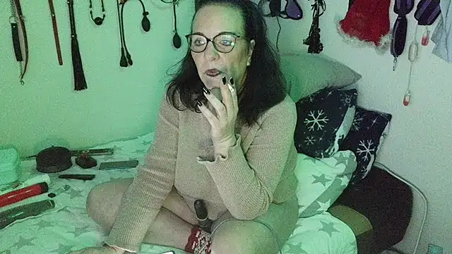 Snapshot of honey47 chatting on December 15, 8:47 pm honey47 online show from December 15, 8:47 pm