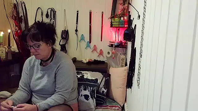 Snapshot of honey47 chatting on October 2, 1:36 pm honey47 online show from October 2, 1:36 pm
