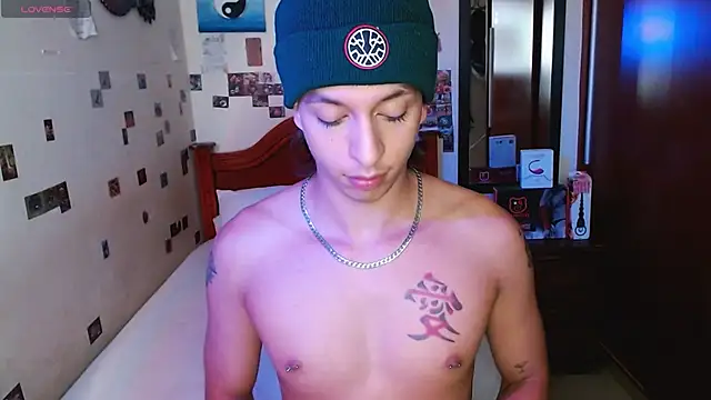 DannyPhantom555 online show from February 23, 7:14 pm