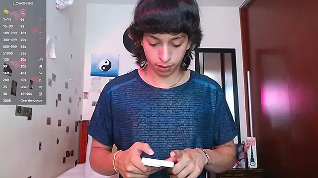 DannyPhantom555 online show from October 22, 4:50 pm