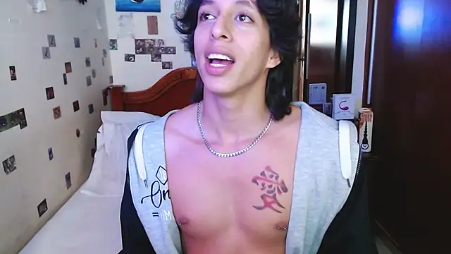 DannyPhantom555 online show from March 29, 6:20 pm