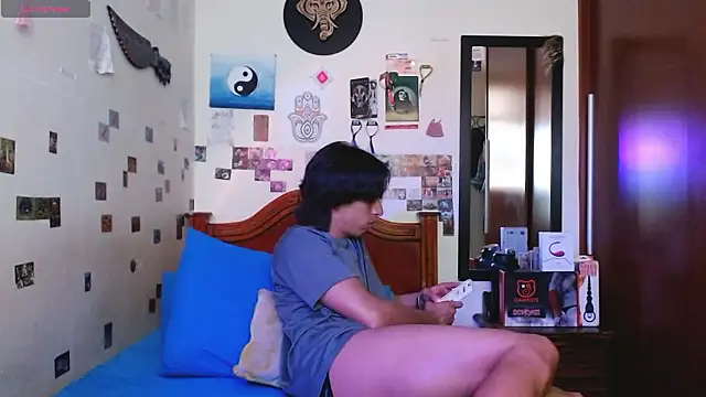 DannyPhantom555 online show from March 26, 9:13 pm