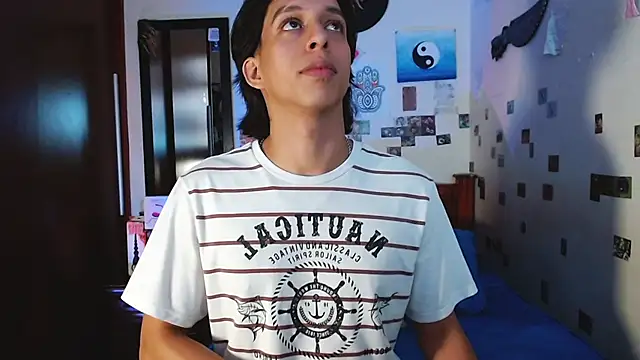 DannyPhantom555 online show from April 13, 7:07 pm