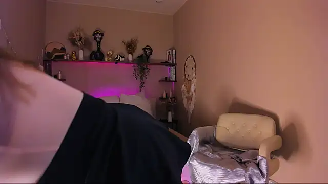 MaryRosenberg online show from November 2, 7:13 am