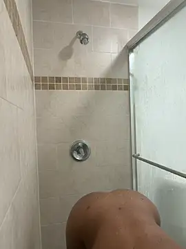 LuckyKhloe online show from May 4, 10:23 pm
