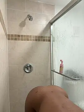 LuckyKhloe online show from May 3, 2:27 am