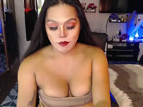 Snapshot of Queen_Angela6 chatting on September 10, 9:36 pm Queen Angela6 online show from September 10, 9:36 pm