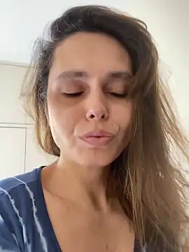 Snapshot of SashaMuller89 chatting on December 20, 6:00 pm SashaMuller89 online show from December 20, 6:00 pm