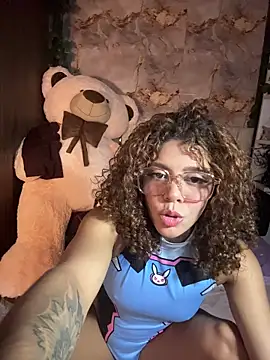 hannachris- online show from March 1, 2:22 am