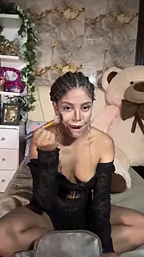 hannachris- online show from April 8, 12:45 am