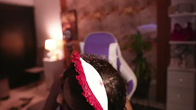 hannachris- online show from October 20, 11:16 pm