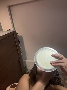 hannachris- online show from February 25, 11:04 pm