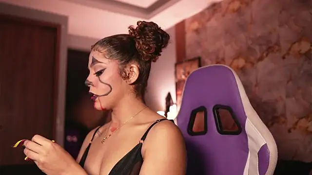 hannachris- online show from October 29, 11:14 pm