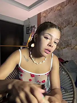 hannachris- online show from December 3, 11:25 pm