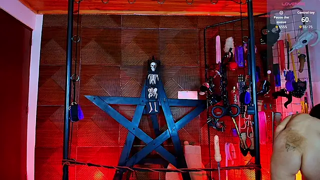 Misstresss aurora bdsm online show from April 7, 12:51 pm