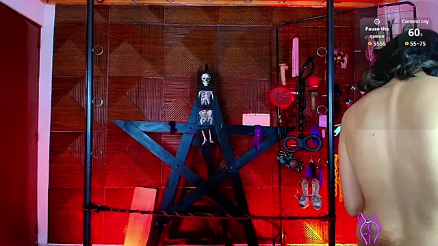 Misstresss aurora bdsm online show from April 22, 1:29 pm