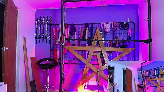 Misstresss aurora bdsm online show from October 7, 3:13 pm