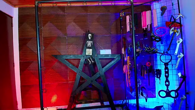 Snapshot of Misstresss_aurora_bdsm chatting on July 11, 2:06 pm Misstresss aurora bdsm online show from July 11, 2:06 pm