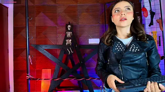 Misstresss aurora bdsm online show from May 28, 2:23 pm