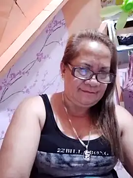 Snapshot of vickyhot1966 chatting on June 5, 7:52 pm vickyhot1966 online show from June 5, 7:52 pm