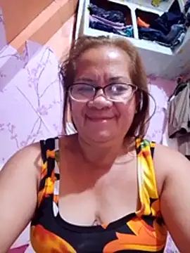 vickyhot1966 online show from April 9, 7:53 pm