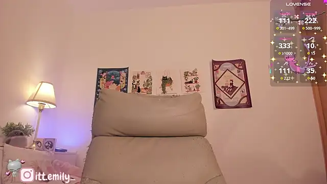 emily uwu0 online show from March 19, 1:49 am