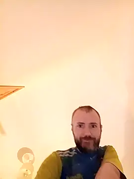 Snapshot of Big_Bi_Cub chatting on October 17, 6:17 am Big Bi Cub online show from October 17, 6:17 am