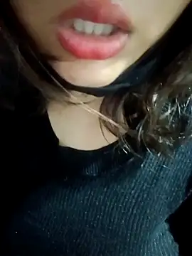 Hott Muskan online show from March 27, 7:04 pm