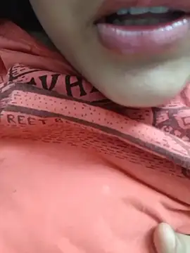 Snapshot of Hott_Muskan chatting on July 15, 10:33 am Hott Muskan online show from July 15, 10:33 am