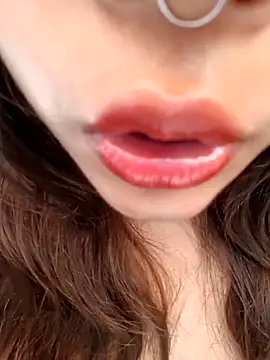 Hott Muskan online show from November 24, 10:26 am