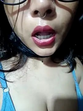 Hott Muskan online show from April 27, 6:50 pm