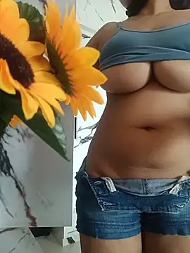 Snapshot of Hott_Muskan chatting on July 11, 11:21 am Hott Muskan online show from July 11, 11:21 am