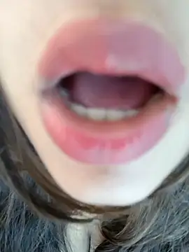 Hott Muskan online show from September 24, 11:17 am