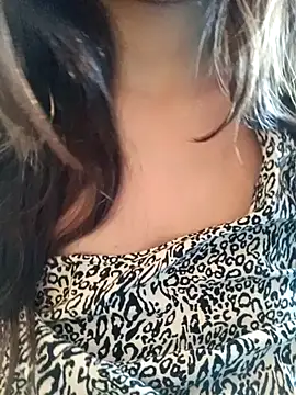 Hott Muskan online show from December 23, 10:03 am