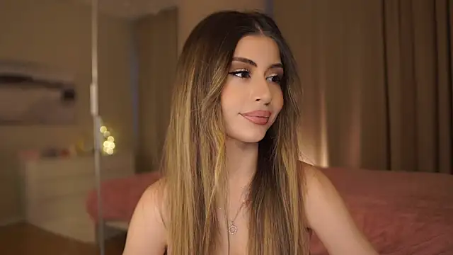 Snapshot of GeorginaHarn chatting on January 18, 7:12 am GeorginaHarn online show from January 18, 7:12 am