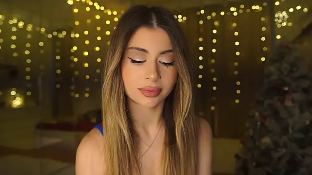 Snapshot of GeorginaHarn chatting on December 19, 8:06 am GeorginaHarn online show from December 19, 8:06 am