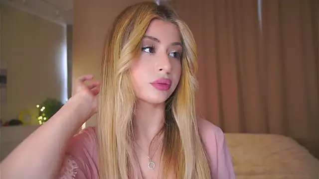 GeorginaHarn online show from April 1, 8:04 am