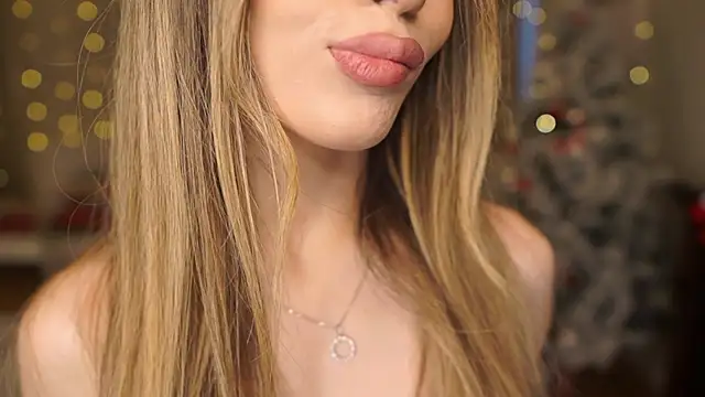 Snapshot of GeorginaHarn chatting on January 6, 8:07 am GeorginaHarn online show from January 6, 8:07 am