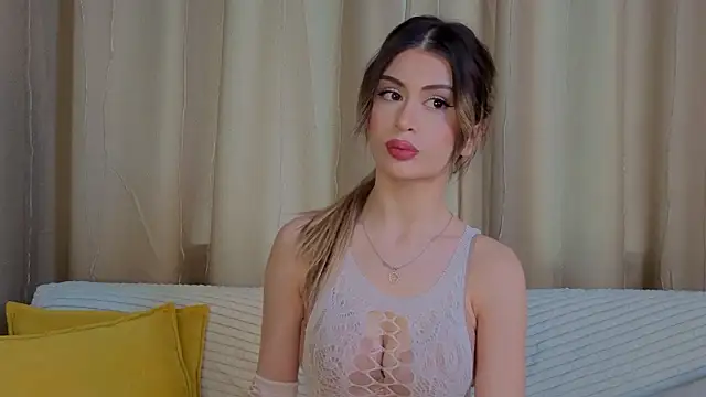 Snapshot of GeorginaHarn chatting on February 4, 8:09 am GeorginaHarn online show from February 4, 8:09 am