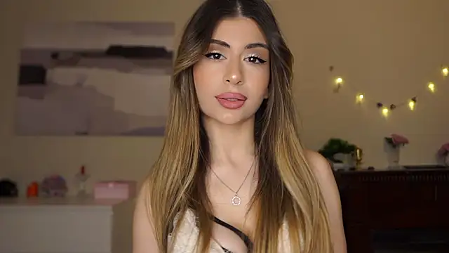 Snapshot of GeorginaHarn chatting on February 19, 8:11 am GeorginaHarn online show from February 19, 8:11 am