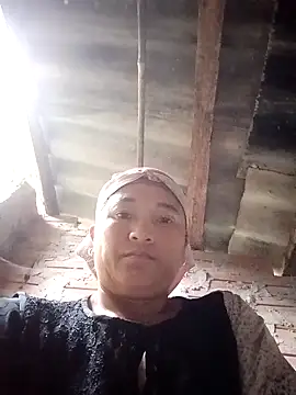 Snapshot of Love-Mama33 chatting on November 2, 12:48 am Love-Mama33 online show from November 2, 12:48 am