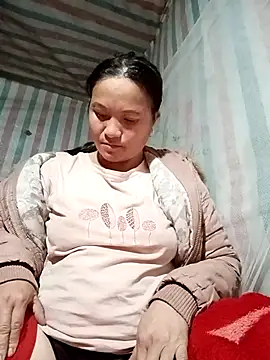 Snapshot of Love-Mama33 chatting on November 19, 12:38 pm Love-Mama33 online show from November 19, 12:38 pm