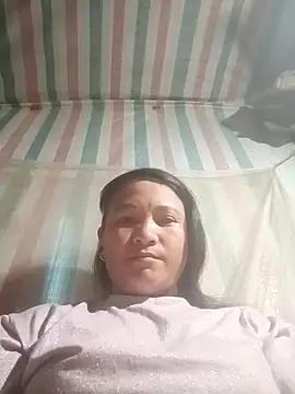 Snapshot of Love-Mama33 chatting on October 23, 12:09 am Love-Mama33 online show from October 23, 12:09 am