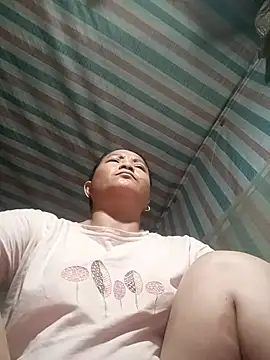 Snapshot of Love-Mama33 chatting on October 27, 11:05 pm Love-Mama33 online show from October 27, 11:05 pm