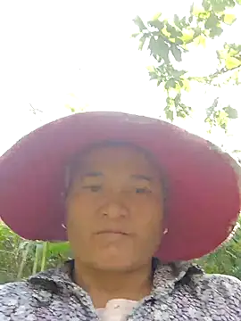 Snapshot of Love-Mama33 chatting on November 7, 4:28 am Love-Mama33 online show from November 7, 4:28 am