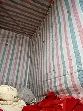 Snapshot of Love-Mama33 chatting on December 3, 11:25 pm Love-Mama33 online show from December 3, 11:25 pm