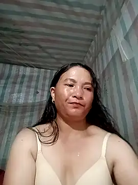 Snapshot of Love-Mama33 chatting on October 11, 1:01 pm Love-Mama33 online show from October 11, 1:01 pm